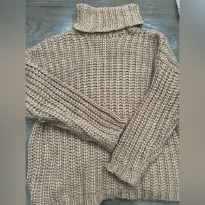 Forever 21 Chunky Knit Brown Turtleneck Sweater !!!!!!‎